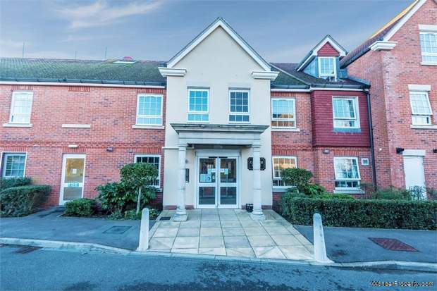1 bedroom Flat for sale in Littlehampton