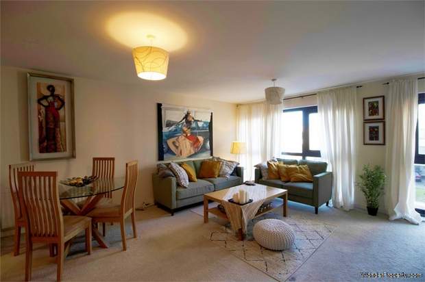 2 bedroom Flat for sale in London