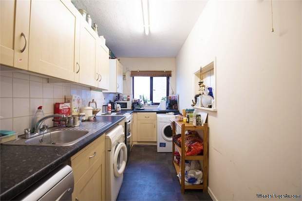 Additional Property Image 2 bedroom Flat for sale in Bournemouth 4