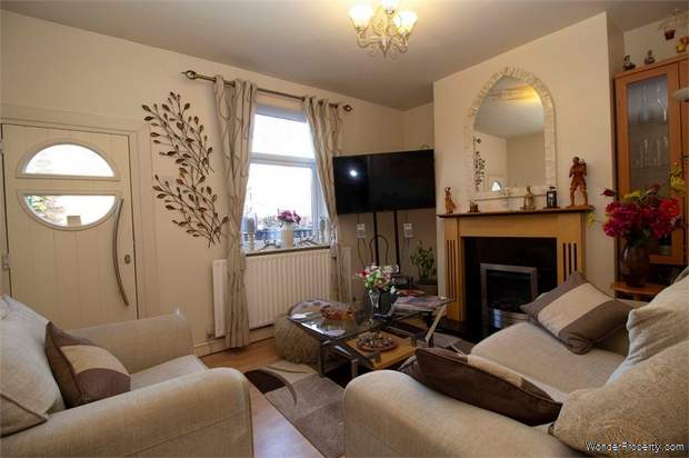 Additional Property Image 2 bedroom Terraced for sale in Bury 2