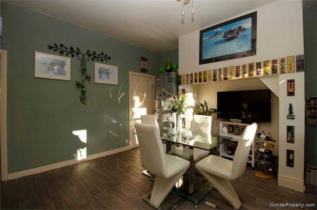 Additional Property Image 2 bedroom Terraced for sale in Bury 6