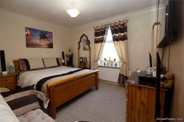 Additional Property Image 2 bedroom Terraced for sale in Bury 8