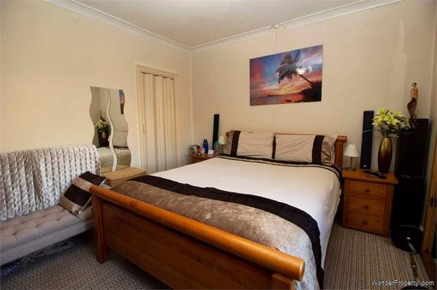 Additional Property Image 2 bedroom Terraced for sale in Bury 9