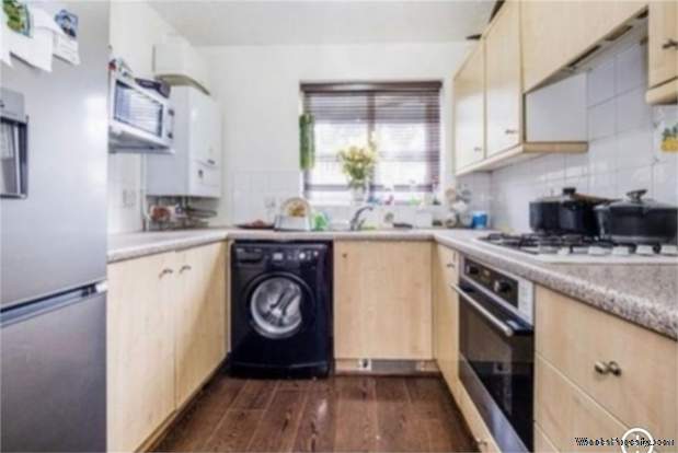 Additional Property Image 2 bedroom Flat for sale in Romford 3
