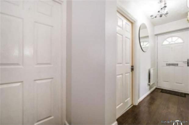Additional Property Image 2 bedroom Flat for sale in Romford 5