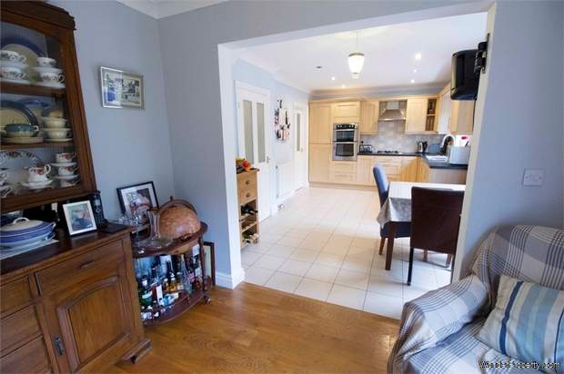 Additional Property Image 4 bedroom Detached for sale in Llandeilo 5