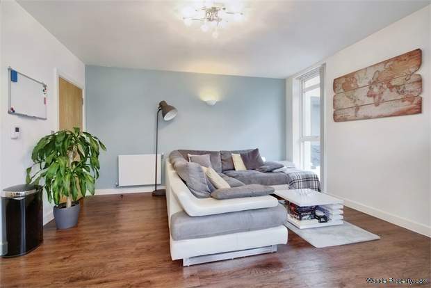 Additional Property Image 1 bedroom Flat for sale in Edgware 2