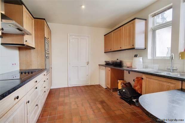 Additional Property Image 3 bedroom Detached Bungalow for sale in Grantham 10
