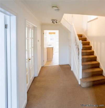 Additional Property Image 4 bedroom Detached for sale in Hoddesdon 2