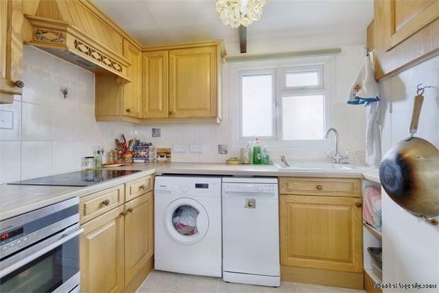 Additional Property Image 2 bedroom Flat for sale in Great Missenden 5