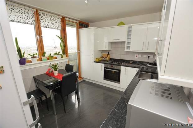 Additional Property Image 3 bedroom Flat for sale in London 2