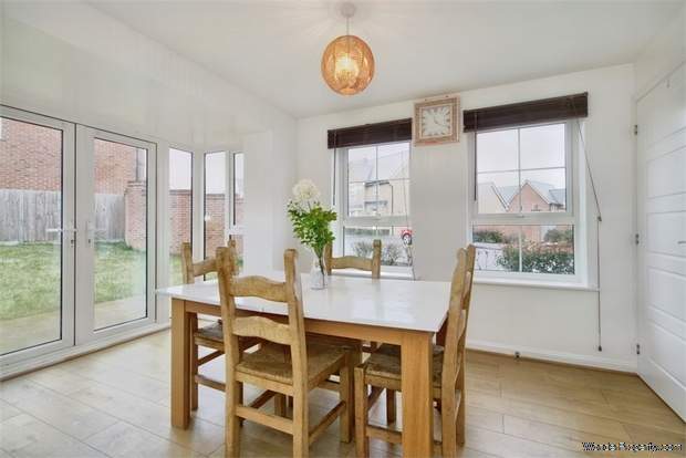 Additional Property Image 4 bedroom Semi Detached for sale in Hemel Hempstead 4