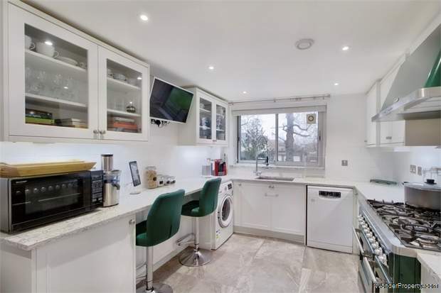 Additional Property Image 2 bedroom Flat for sale in Barnet 4