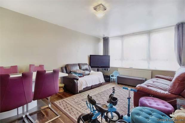 Additional Property Image 2 bedroom Flat for sale in Hornchurch 2