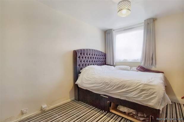 Additional Property Image 2 bedroom Flat for sale in Hornchurch 6