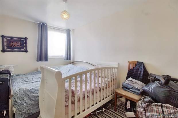 Additional Property Image 2 bedroom Flat for sale in Hornchurch 7