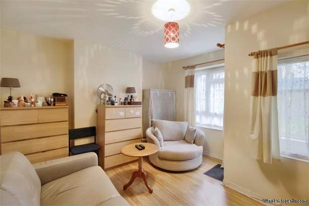 Additional Property Image 1 bedroom Flat for sale in London 2
