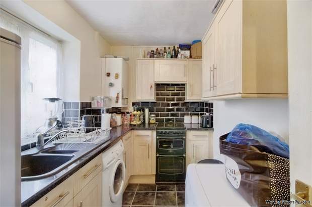 Additional Property Image 1 bedroom Flat for sale in London 4