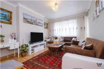 3 bedroom Flat for sale in London