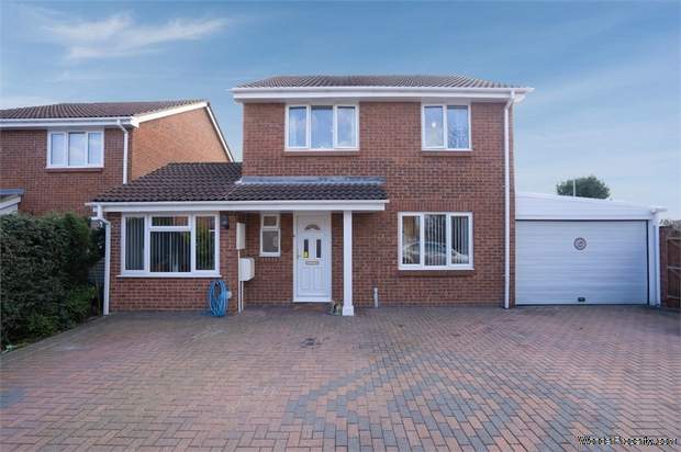 4 bedroom Detached for sale in Aylesbury