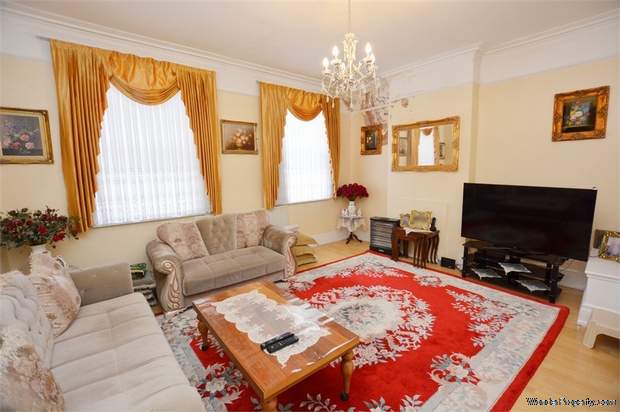 Additional Property Image 3 bedroom Maisonette for sale in London 2