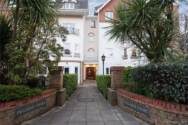 1 bedroom Flat for sale in Bournemouth