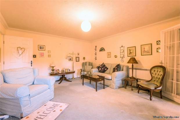 Additional Property Image 1 bedroom Flat for sale in Hindhead 3