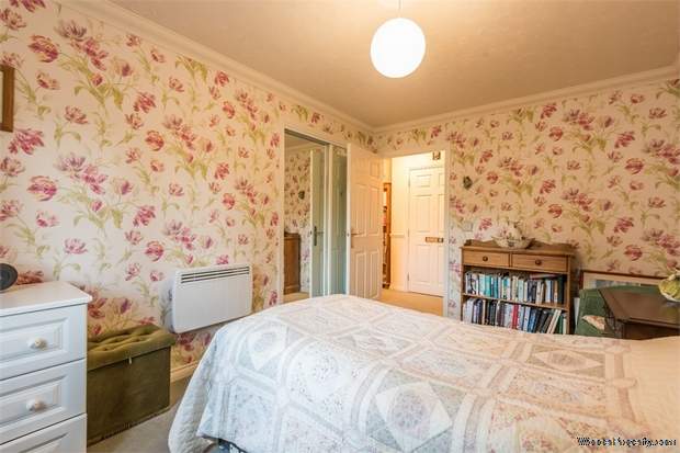 Additional Property Image 1 bedroom Flat for sale in Hindhead 6