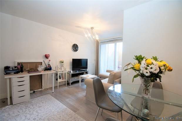 Additional Property Image 1 bedroom Flat for sale in Feltham 3