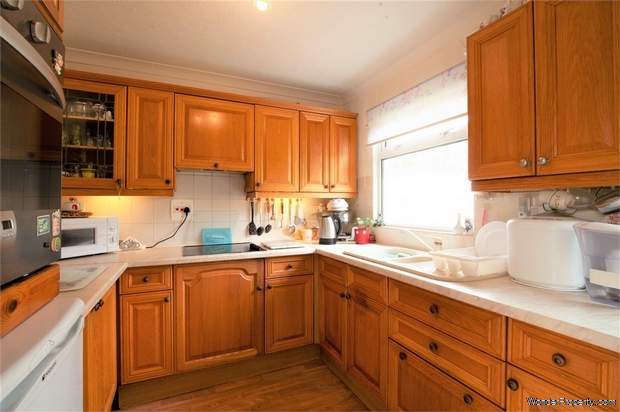 Additional Property Image 2 bedroom Detached Bungalow for sale in Bishop's Stortford 5