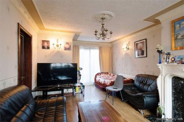 Additional Property Image 4 bedroom Semi Detached for sale in West Bromwich 3