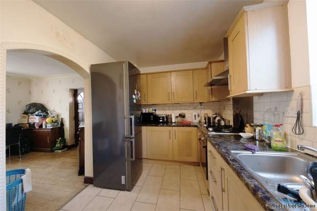 Additional Property Image 4 bedroom Semi Detached for sale in West Bromwich 4