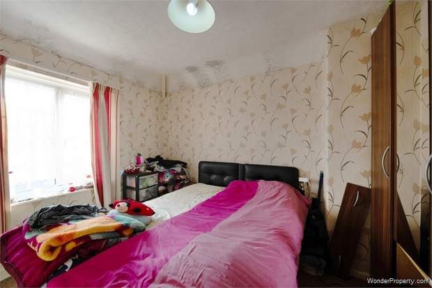 Additional Property Image 4 bedroom Semi Detached for sale in West Bromwich 9