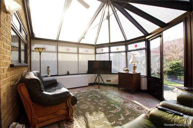 Additional Property Image 4 bedroom Detached Bungalow for sale in Gainsborough 8