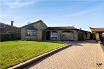 4 bedroom Detached Bungalow for sale in Gainsborough