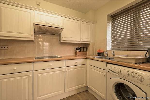 Additional Property Image 2 bedroom Flat for sale in Egham 4