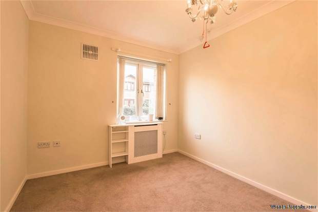 Additional Property Image 2 bedroom Flat for sale in Egham 6