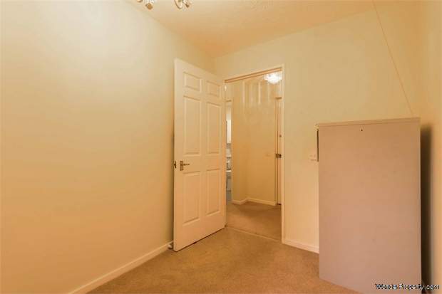 Additional Property Image 2 bedroom Flat for sale in Egham 8