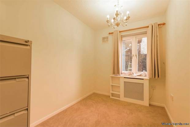 Additional Property Image 2 bedroom Flat for sale in Egham 9