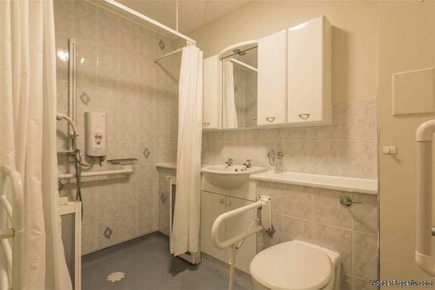 Additional Property Image 2 bedroom Flat for sale in Egham 10