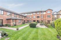 2 bedroom Flat for sale in Egham