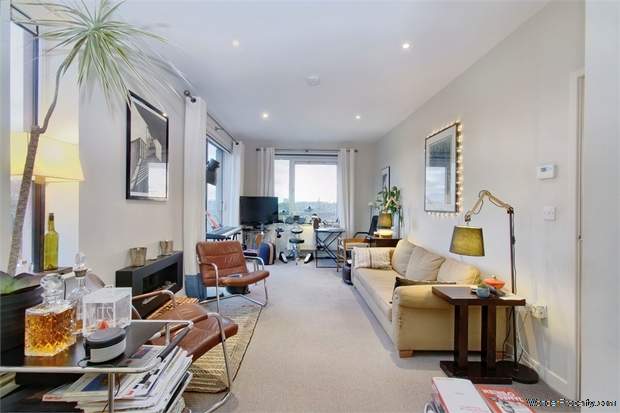 Additional Property Image 2 bedroom Flat for sale in Isleworth 2