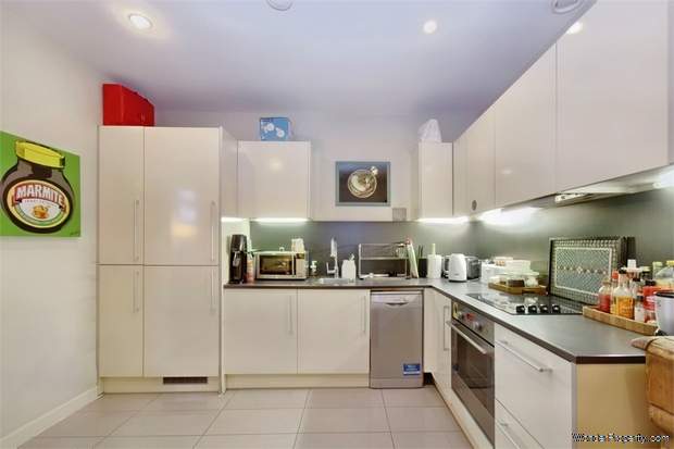 Additional Property Image 2 bedroom Flat for sale in Isleworth 5