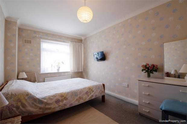 Additional Property Image 1 bedroom Flat for sale in London 7