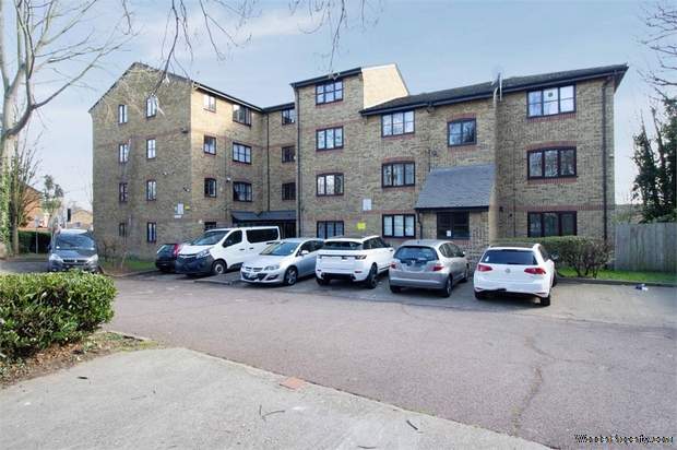1 bedroom Flat for sale in Grays