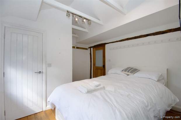 Additional Property Image 2 bedroom Detached Bungalow for sale in Farnham 6