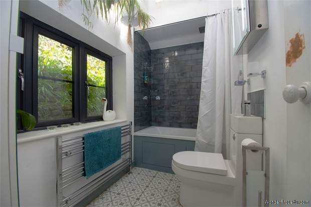 Additional Property Image 2 bedroom Detached Bungalow for sale in Farnham 9