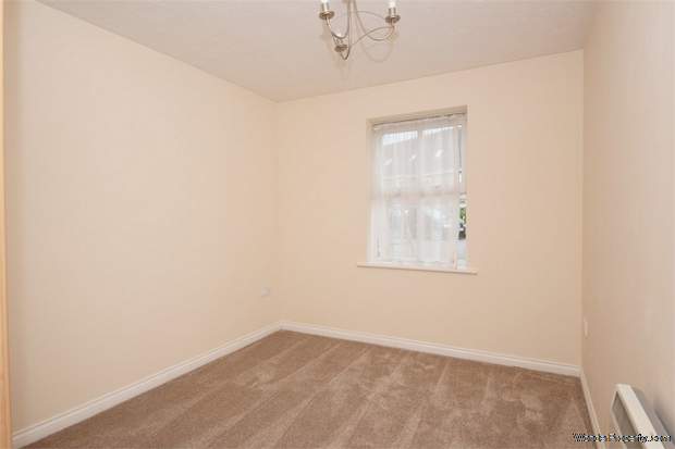 Additional Property Image 2 bedroom Flat for sale in Bracknell 3