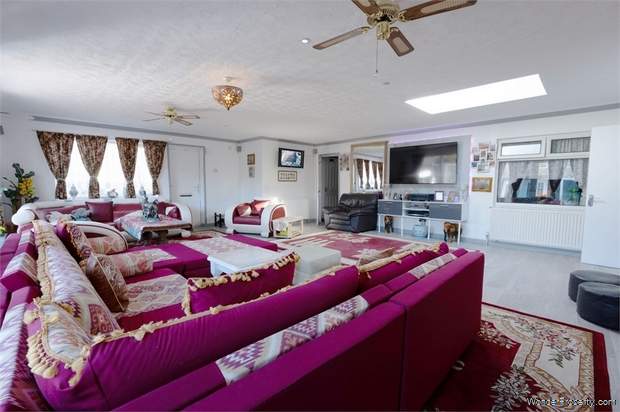 Additional Property Image 8 bedroom Detached Bungalow for sale in Peacehaven 3