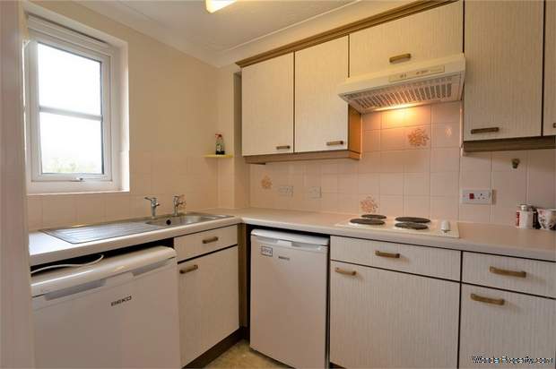 Additional Property Image 1 bedroom Flat for sale in Caterham 5